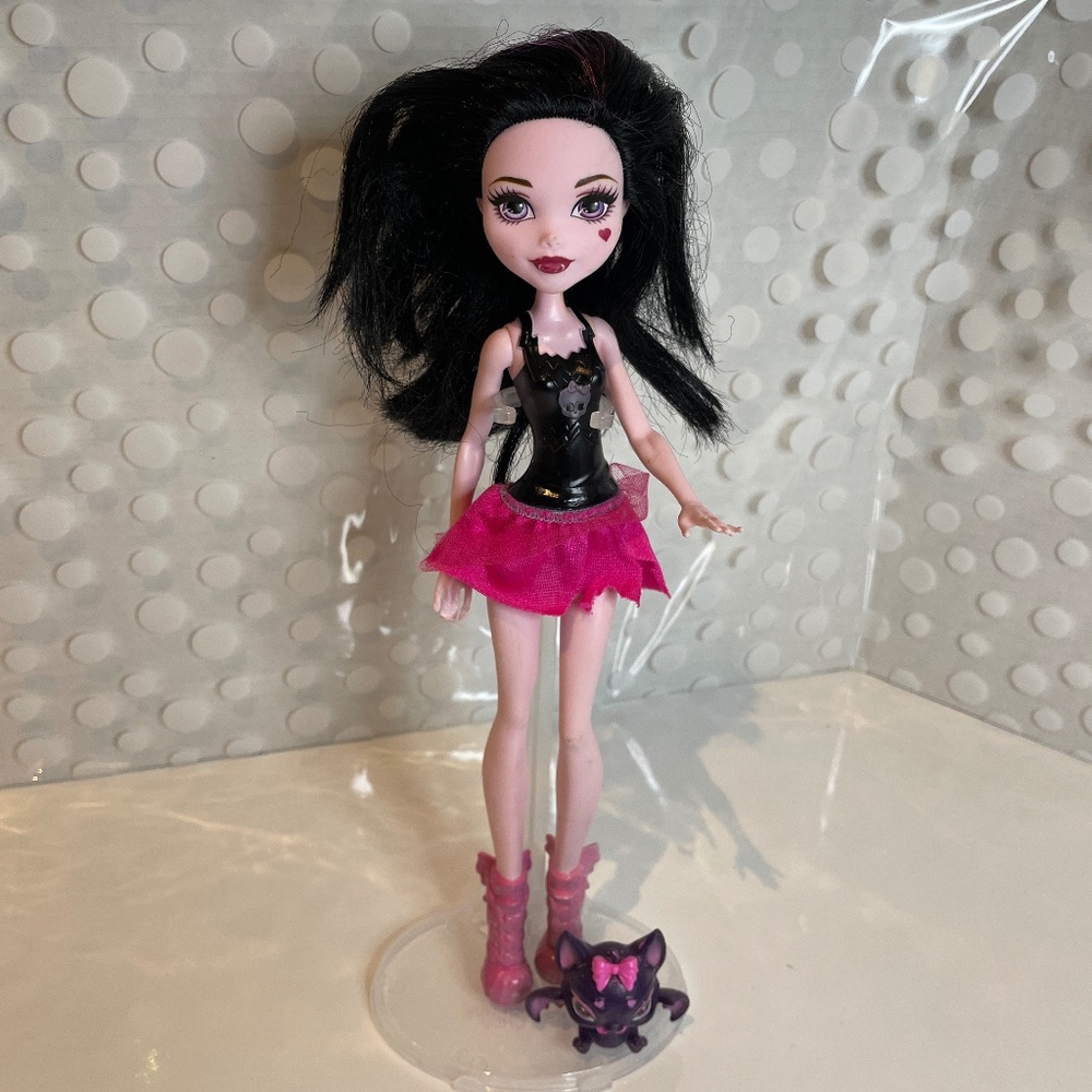 Monster High 🦇Ghoul Spirit Draculaura with pet